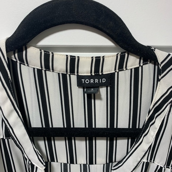 Torrid Black and White Striped Harper Blouse - Picture 4 of 5